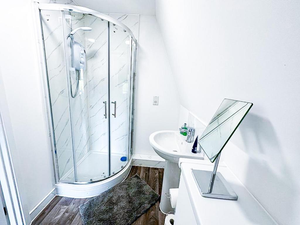 Lovely Studio Apartment Мейдстън Екстериор снимка